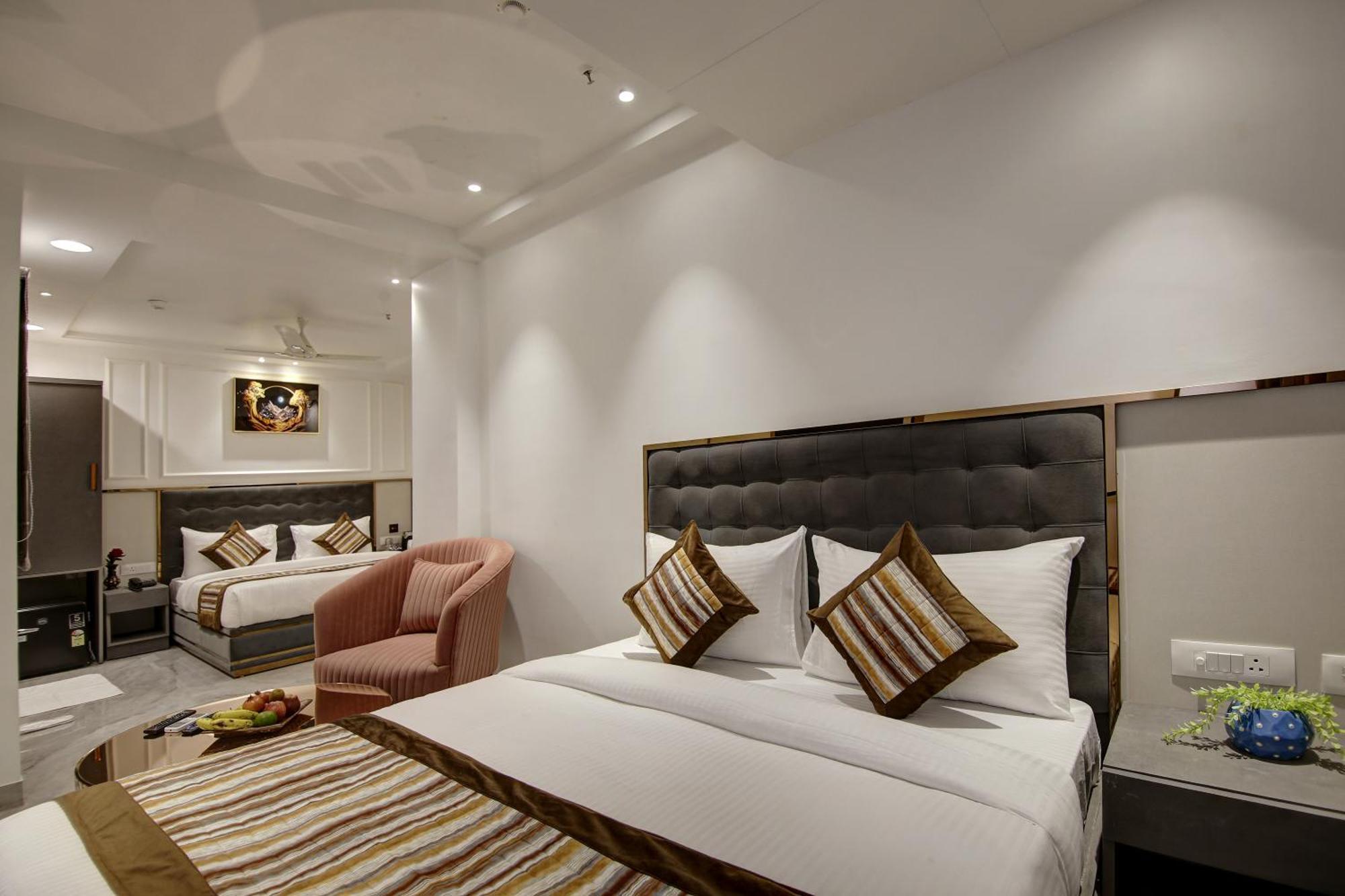 Hotel Kaca Inn-By Haveliya Hotels- Traveller'S Choice Award Winner 2025 Ню Делхи Екстериор снимка