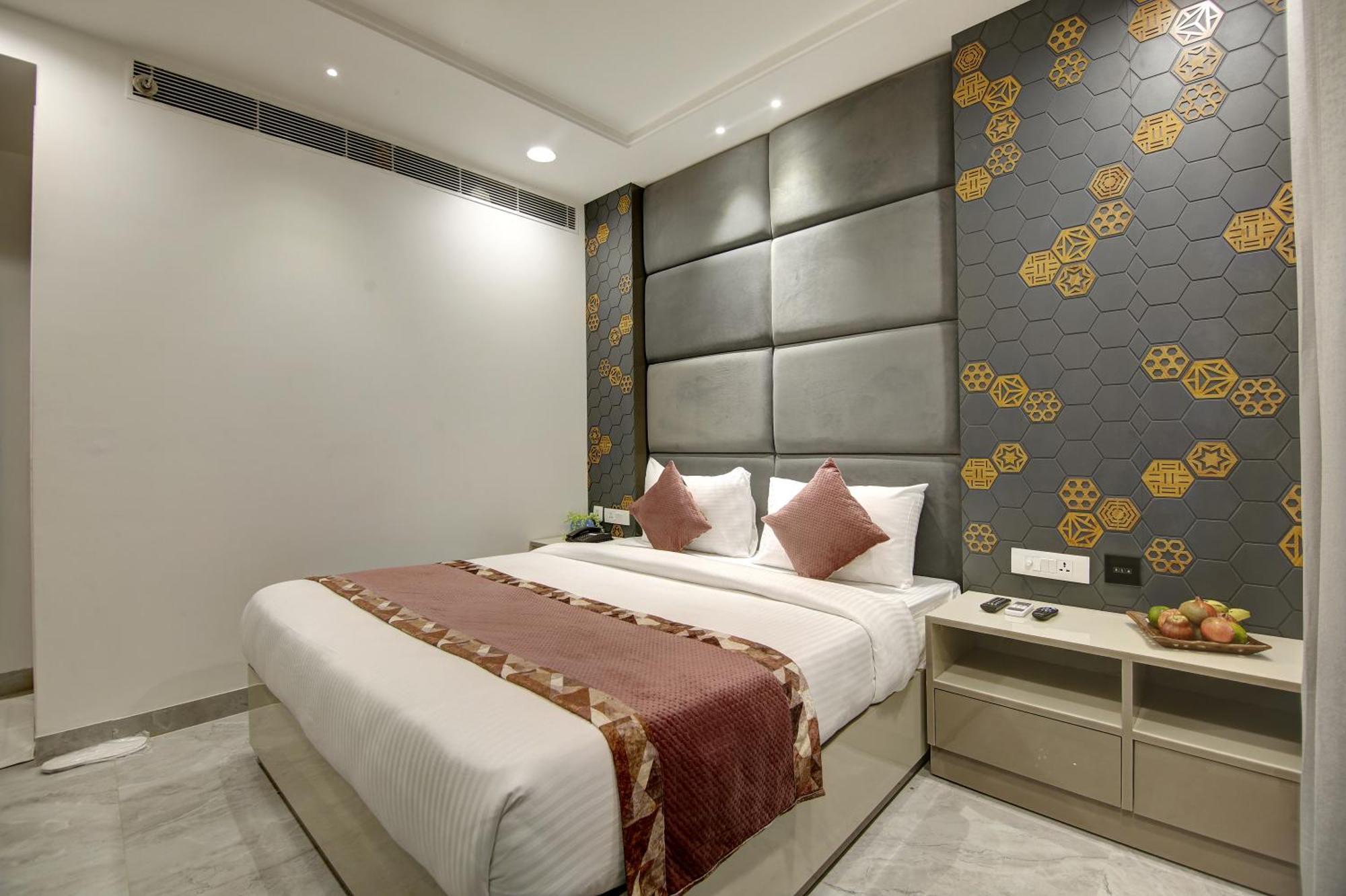 Hotel Kaca Inn-By Haveliya Hotels- Traveller'S Choice Award Winner 2025 Ню Делхи Екстериор снимка
