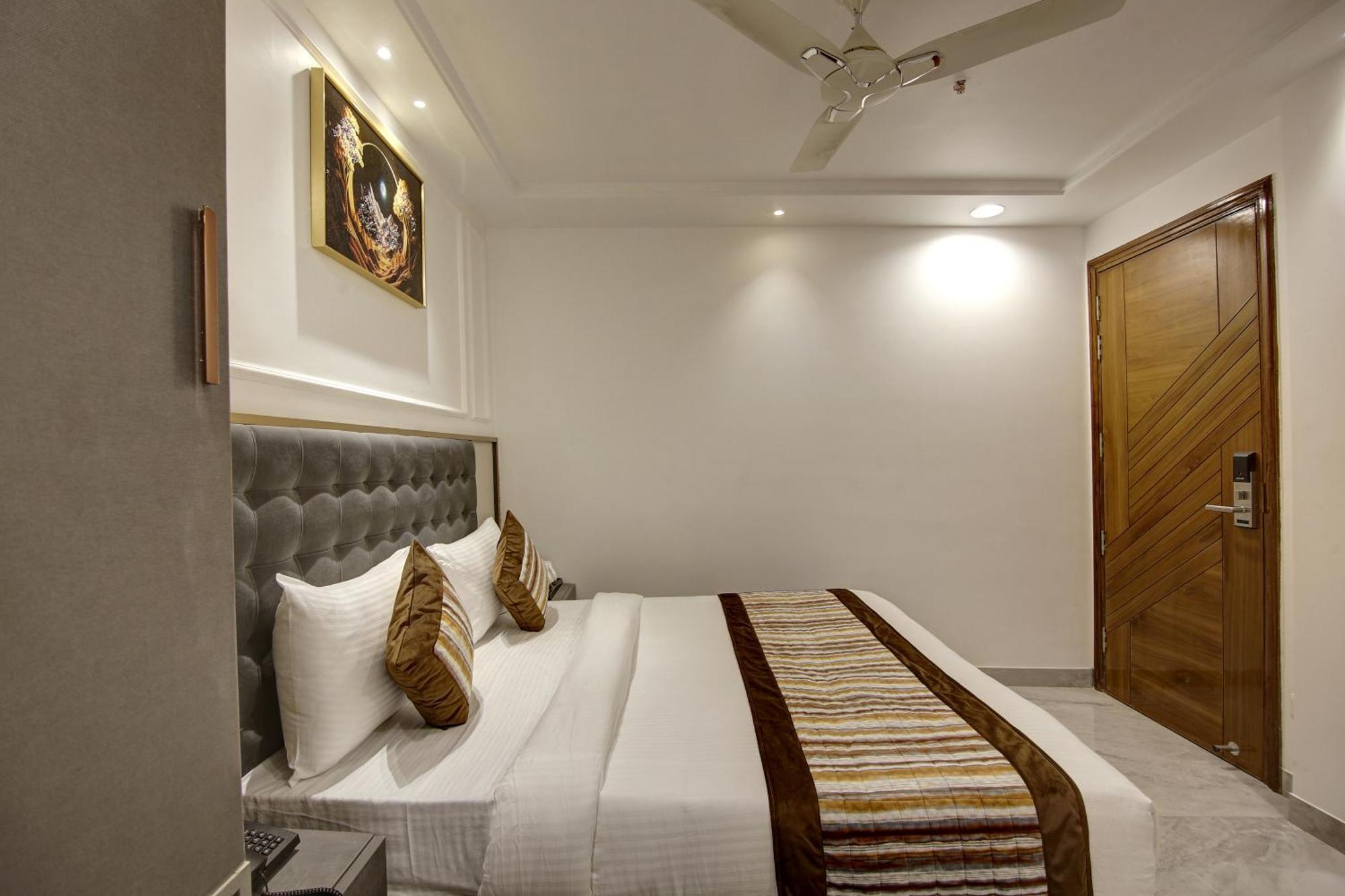 Hotel Kaca Inn-By Haveliya Hotels- Traveller'S Choice Award Winner 2025 Ню Делхи Екстериор снимка